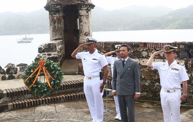 La fragata Álvaro de Bazán de la Armada de España arribó este miércoles en aguas cercanas a Portobelo. Foto: EFE