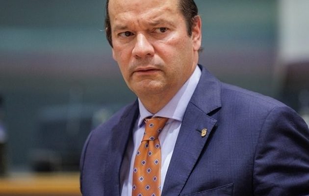 Javier Martínez Acha durante su intervención en la Asamblea General de la OEA, donde pidió a China respetar la constitución. Javier Martínez Acha durante su intervención en la Asamblea General de la OEA, donde pidió a China respetar la constitución.