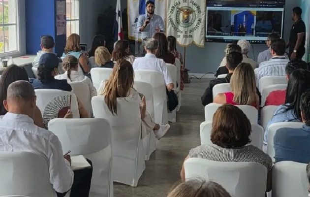 Para cerrar la agenda oficial del evento, los asistentes realizaron un recorrido técnico por las instalaciones de Puerto Colón 2000. Foto. Cortesía