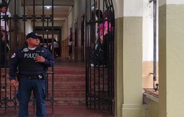 Durante la audiencia de solicitudes múltiples, el juez de la causa decretó la legalización de la aprehensión del presunto agresor. Durante la audiencia de solicitudes múltiples, el juez de la causa decretó la legalización de la aprehensión del presunto agresor.