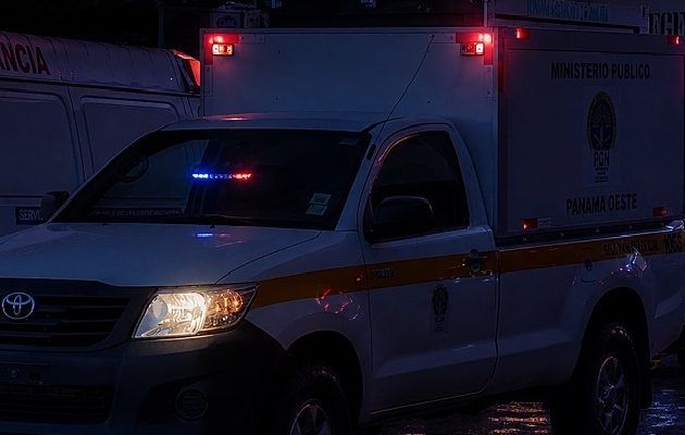 Una llamada telefónica anónima alertó a las unidades de la Policía Nacional sobre la presencia de un hombre tendido en la vía pública, muy cerca de un taller de refrigeración del sector. Foto. Eric Montenegro Una llamada telefónica anónima alertó a las unidades de la Policía Nacional sobre la presencia de un hombre tendido en la vía pública, muy cerca de un taller de refrigeración del sector. Foto. Eric Montenegro