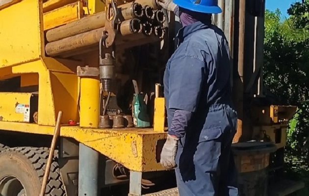 Con el inicio de estas perforaciones, la comunidad mantiene la expectativa de que las obras representen una solución sostenible. Foto. Cortesía Con el inicio de estas perforaciones, la comunidad mantiene la expectativa de que las obras representen una solución sostenible. Foto. Cortesía