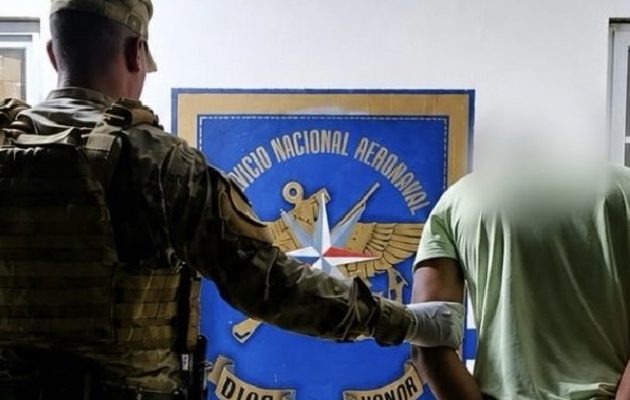 Tanto el aprehendido como las evidencias incautadas fueron remitidos a la Fiscalía de Drogas de Colón y Guna Yala. Foto. Cortesía Tanto el aprehendido como las evidencias incautadas fueron remitidos a la Fiscalía de Drogas de Colón y Guna Yala. Foto. Cortesía