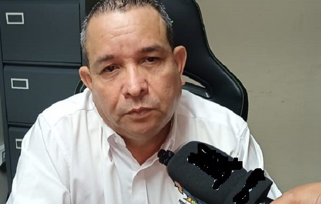 Luis Sánchez, secretario general de AEVE, señaló que el gremio busca establecer un acercamiento con las nuevas autoridades educativas para abordar los problemas que, a su juicio, siguen afectando al sistema. Foto. Melquíades Vásqquez