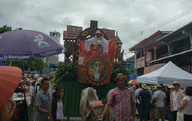 El Festival Nacional del Manito constituye una de las celebraciones de mayor riqueza cultural en Panamá, convirtiéndose cada año en un punto de encuentro fundamental para preservar y exaltar el folclore nacional.