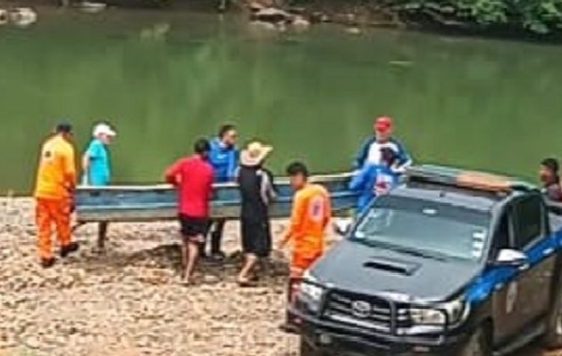 Los estamentos de seguridad, organismos de rescate, voluntarios y funcionarios del Ministerio Público han recorrido más de 15 kilómetros aguas abajo del río Santa María. Foto. Melquíades Vásquez Los estamentos de seguridad, organismos de rescate, voluntarios y funcionarios del Ministerio Público han recorrido más de 15 kilómetros aguas abajo del río Santa María. Foto. Melquíades Vásquez