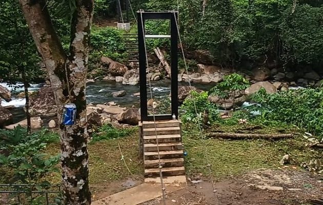 La situación es aún más preocupante para los niños y jóvenes que diariamente deben desplazarse hacia sus centros educativos. Foto. Melquíades Vásquez