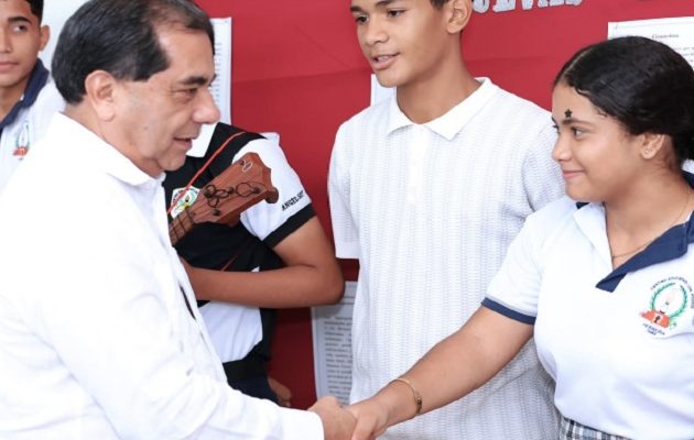 Visita del Ministro de Educación. Foto: Cortesía Visita del Ministro de Educación. Foto: Cortesía