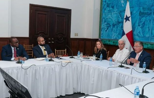 El encuentro se realizó en el Salón Paz del Palacio de Las Garzas. Foto: Cortesía