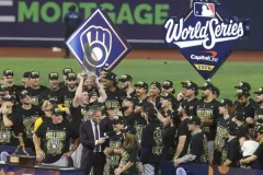 Cerveceros de Milwaukee hacen historia y conquistan su primera Serie Mundial