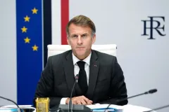 Macron anuncia restricciones a manifestaciones en Francia y convoca un Consejo de Defensa