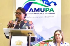 Nadine González es reelecta presidenta de la AMUPA para el periodo 2027-2029