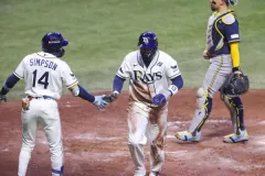 Rays  de Tampa Bay deja tendido a los Cerveceros de Milwaukee y alarga la Serie Mundial a un quinto juego