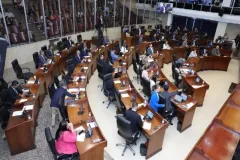 Gobierno no descarta convocar a sesiones extraordinarias para debatir el presupuesto