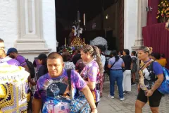 Llegan los feligreses a rendirle culto al Naza en Portobelo