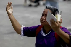 Devotos del Cristo Negro imploran por los afectados por el terremoto