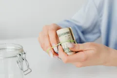 Menos de la mitad de los hogares panameños ahorra de forma regular, según estudio de APC Experian