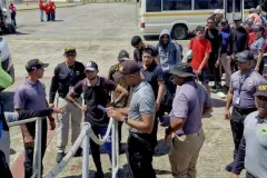 Migración traslada a más de cien migrantes hacia Puerto Obaldía desde Colón
