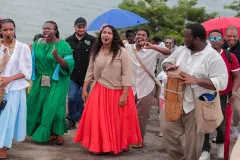 Jóvenes colonenses reviven la historia en el Fuerte San Lorenzo con drama y tradición