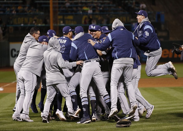 Jugadores de Tampa Bay celebran el triunfo. Foto:AP