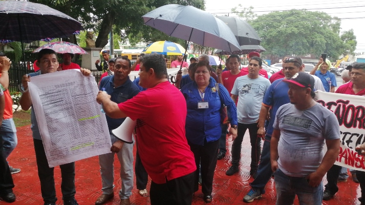 Tomás Velásquez, alcalde de La Chorrera, dijo que aprovechará una reunión ya programada con el presidente electro Laurentino Cortizo, para abordar la problemática presentada por los taxistas. Foto/Eric Montenegro