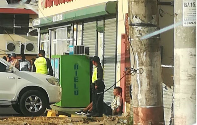 La trifulca fue frente a un supermercado. Foto: Eric A. Montenegro. 