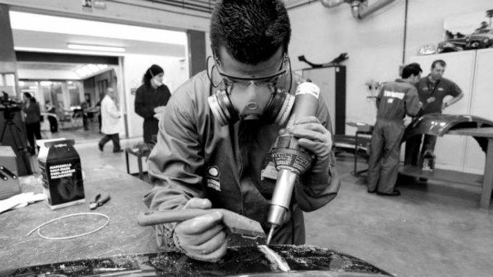 Las carreras técnicas tienen una formación altamente especializada y presentan una gran oportunidad para las personas que desean aprender o adquirir una profesión en corto tiempo. Foto: EFE.