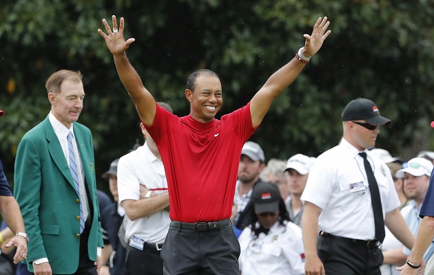 Tiger Woods ganó el domingo su major número 15.