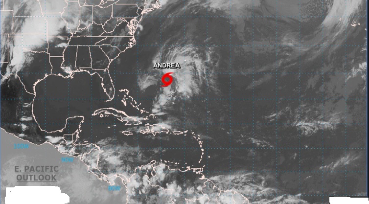Andrea es una tormenta subtropical, lo que significa que es un híbrido entre las tormentas de núcleo frío (invierno) y las de núcleo caliente (verano).