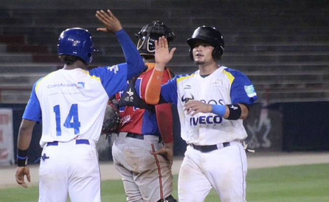 Toros de Herrera se encuentran cerca de ganar el título. Foto:@torosdeherrera