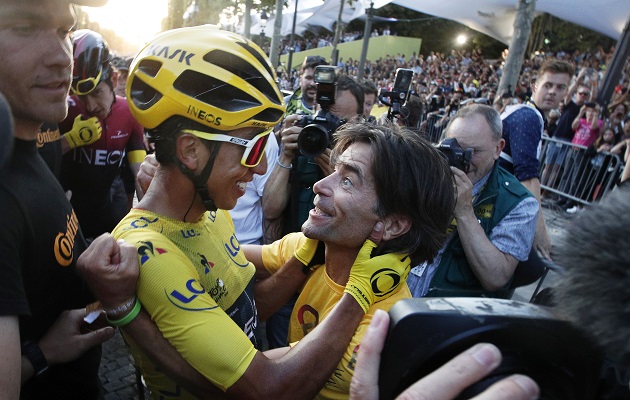 Bernal es el primer latino en ganar la máxima prueba del ciclismo.