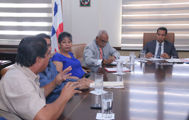 Reunión entre el ministro de Gobierno Carlos Romero y transportistas. 