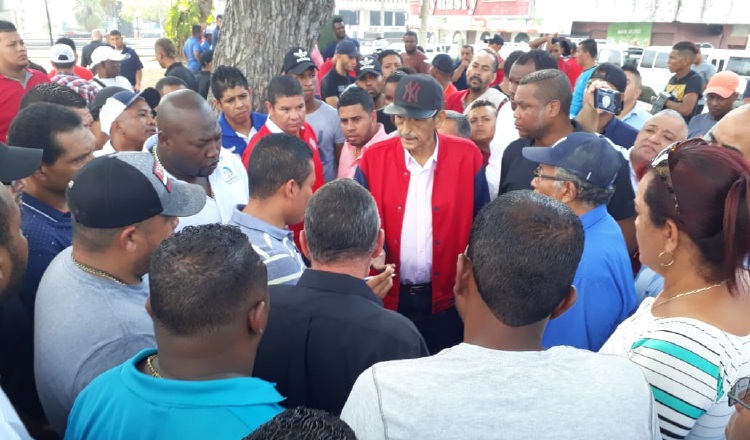 Advierten medidas de fuerza sin son sacados de manera abrupta. Foto de Víctor Arosemena