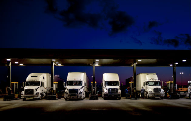 Tim Knaup de Steve Crawford Trucking en Missouri dijo que la app Convoy ha mejorado ineficiencias en el negocio. Foto/ Jacob Moscovitch para The New York Times.