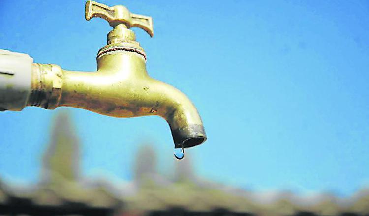 Se esperan puntos sin agua y otros con baja presión. Foto ilustrativa