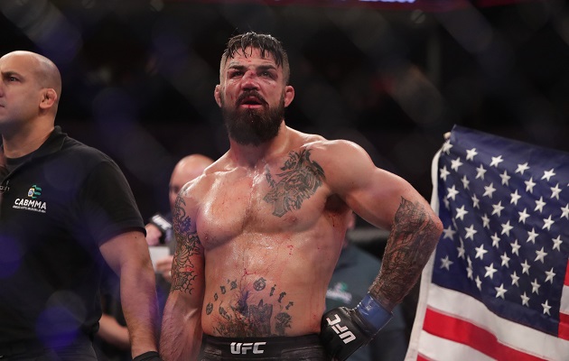 Mike Perry perdió el combate.