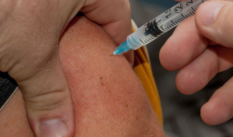La neumonía puede ser grave y causar hospitalización.