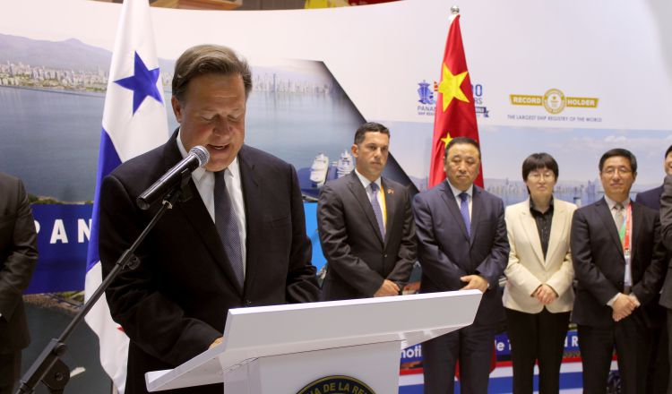 El presidente defendió ayer desde Shanghái la participación de la empresa de su familia,  Varela Hermanos, en la Exposición Internacional de Importaciones en China. /Foto EFE