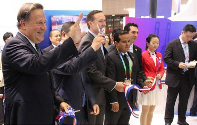 El presidente Juan Carlos Varela defiende presencia de empresa Varela Hermanos en exposición en China.