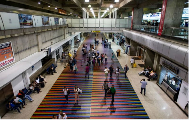 Iberia, por su parte, insistió en que la cancelación de su vuelo Madrid-Caracas se debió exclusivamente a los apagones en el aeropuerto. Foto/EFE