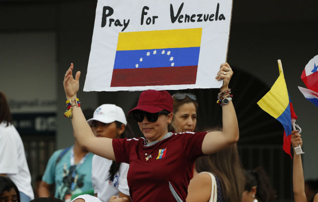 Venozolanos pideron al papa Francisco orar por su nación. Foto: AP/EFE