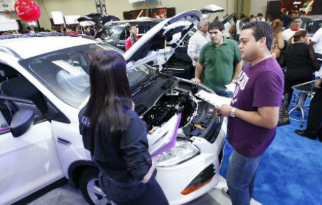 La venta de autos hasta julio pasado presentó una leve mejoría. Foto: Archivo.