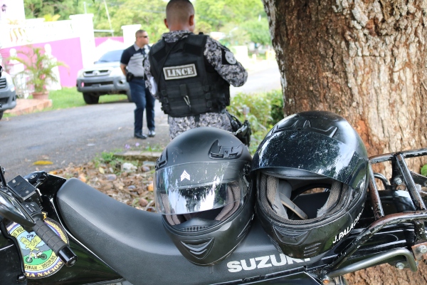 Ante el peligro que se tenía uno de los atacantes fue impactado por uno de los proyectiles en uno de sus pies siendo trasladado al hospital Ezequiel Abadía en el distrito de Soná donde está hospitalizado. Foto/Melquiades Vásquez