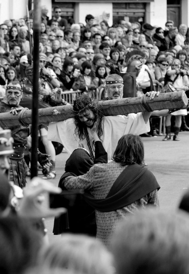 Durante la Semana Santa se revive, paso a paso, cada uno de los momentos que llevaron a Jesús, hasta la cruz del Calvario. Foto: EFE.