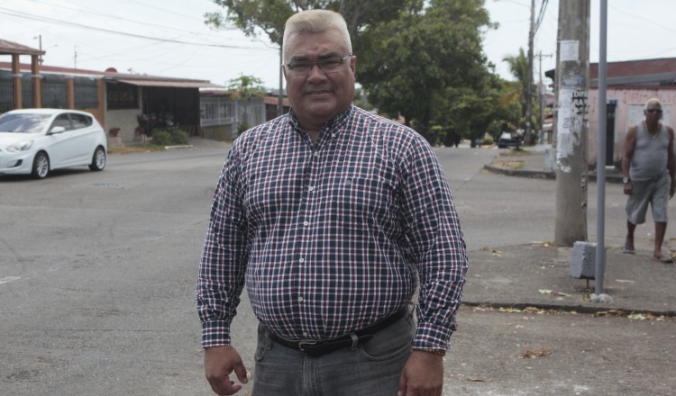 Víctor Manuel Castillo Pérez, candidato a diputado por el circuito 8-8. Víctor Arosemena