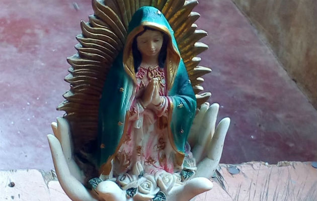  La virgen es de un material que pareciera ser de cerámica. Foto: Melquiades Vásquez.   
