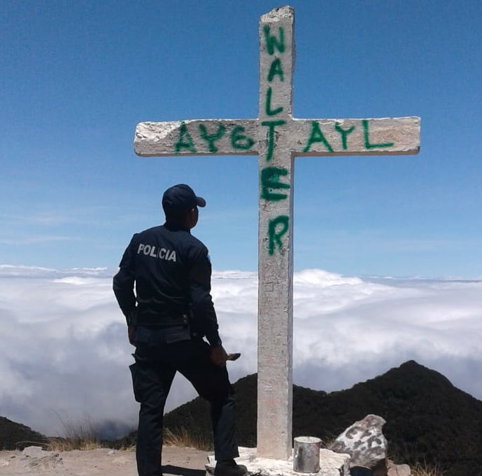  Los infractores de esta área protegida por ley pueden ser sancionados con una multa, mitigación del daño causado y la restricción personal para poder subir nuevamente al parque Nacional Volcán Barú. Foto/José Vásquez