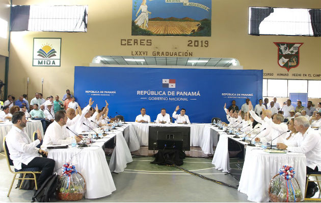 En este primer debate se aprobaron proyectos para apoyar a los productores nacionales.