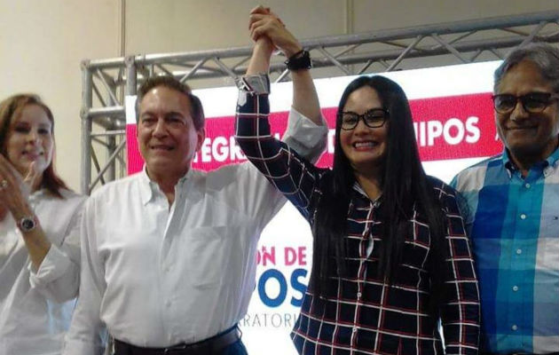 Presidente electo Laurentino Cortizo junto a diputada del 8-6, Zulay Rodríguez. 